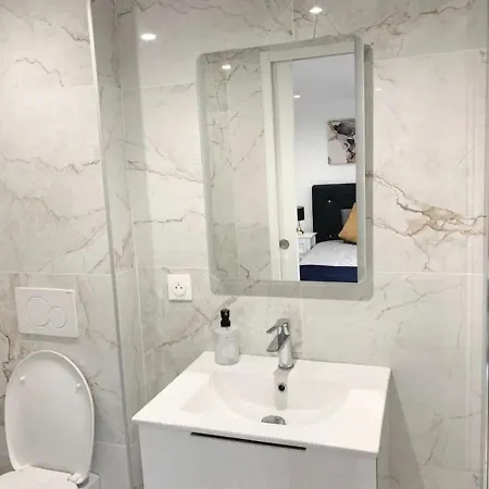 招待所 T2 Standing Maison